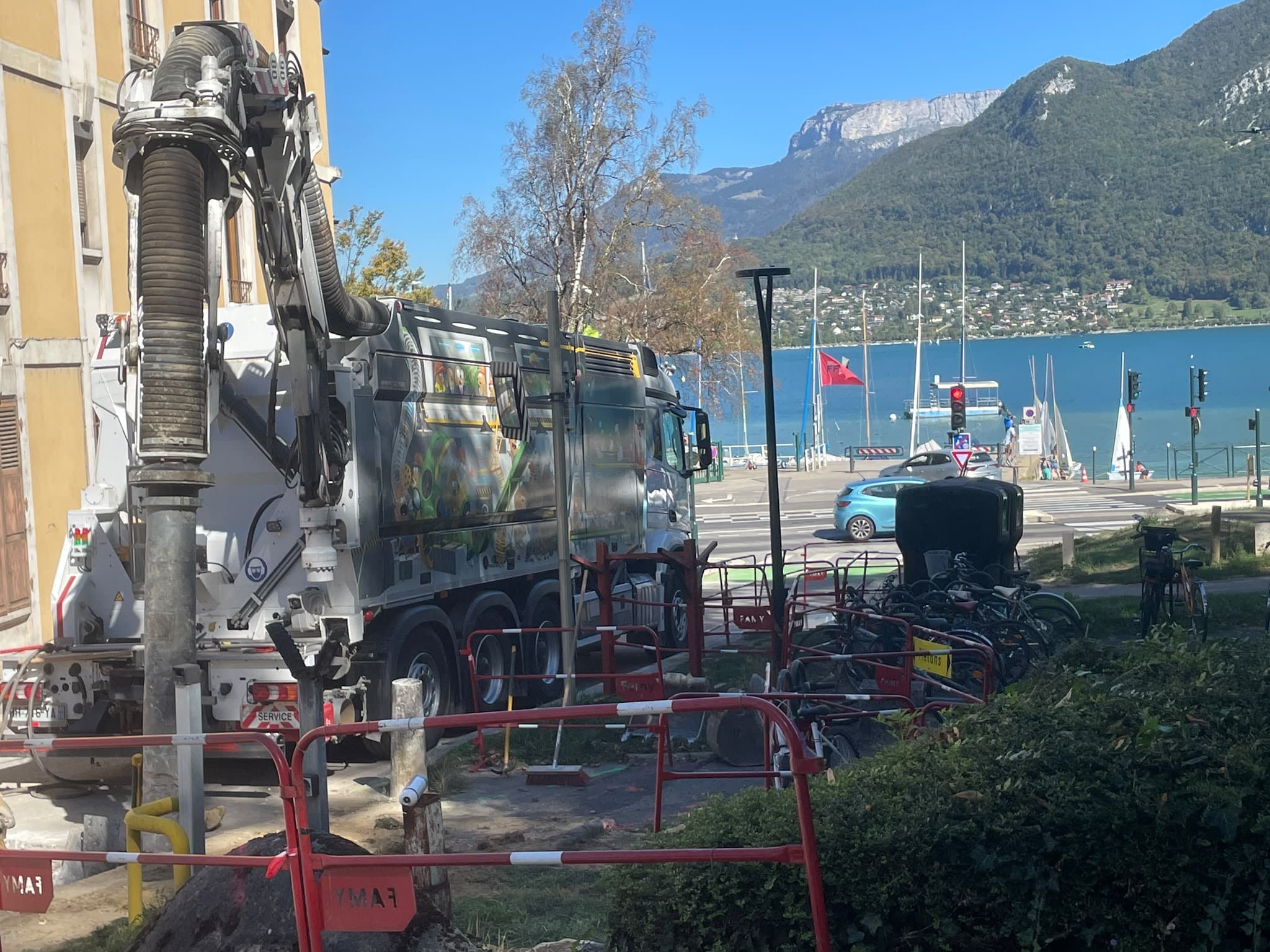 Aspiratrice-excavatrice AIX TP chemin de Tillier à Annecy, chantier FAMY