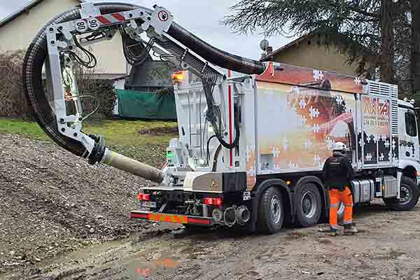 AIX TP - Photo de chantier en Savoie - Camion excavateur 2