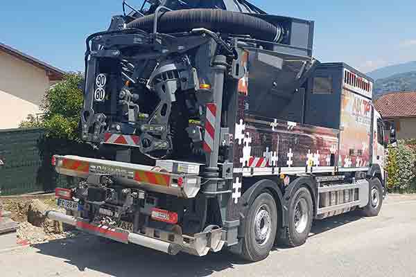 AIX TP - Photo de chantier en Savoie - Camion excavateur