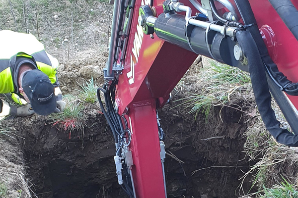 Location de Pelle avec opérateur en Savoie - AIX TP